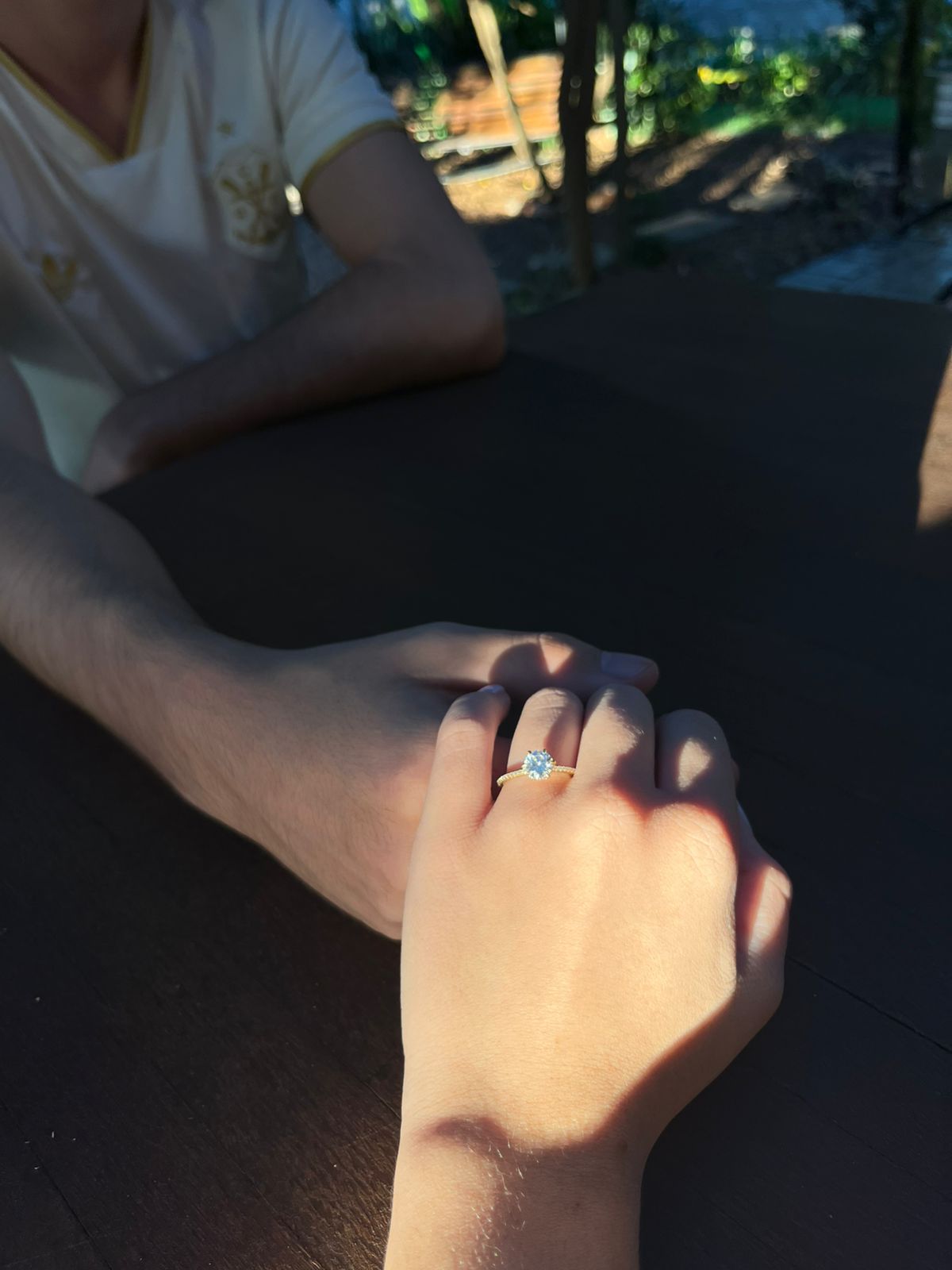 Jefferson e Bia sorrindo juntos